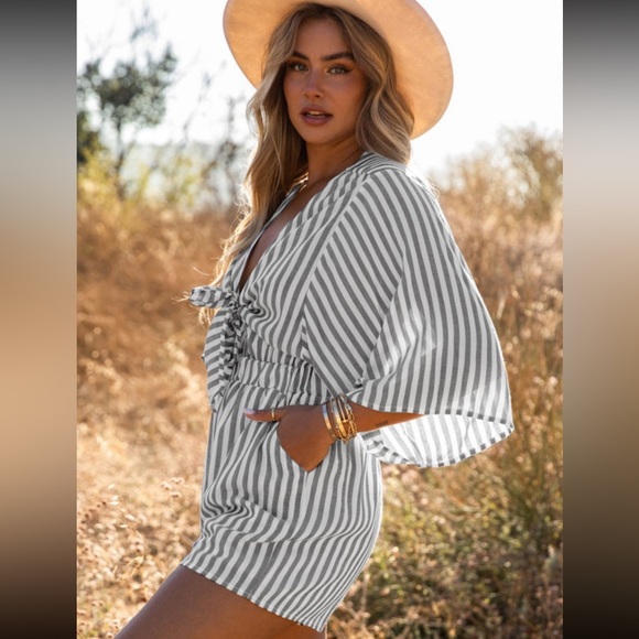 Gray Kimono sleeve romper with tie front and pockets - Picture 3 of 13